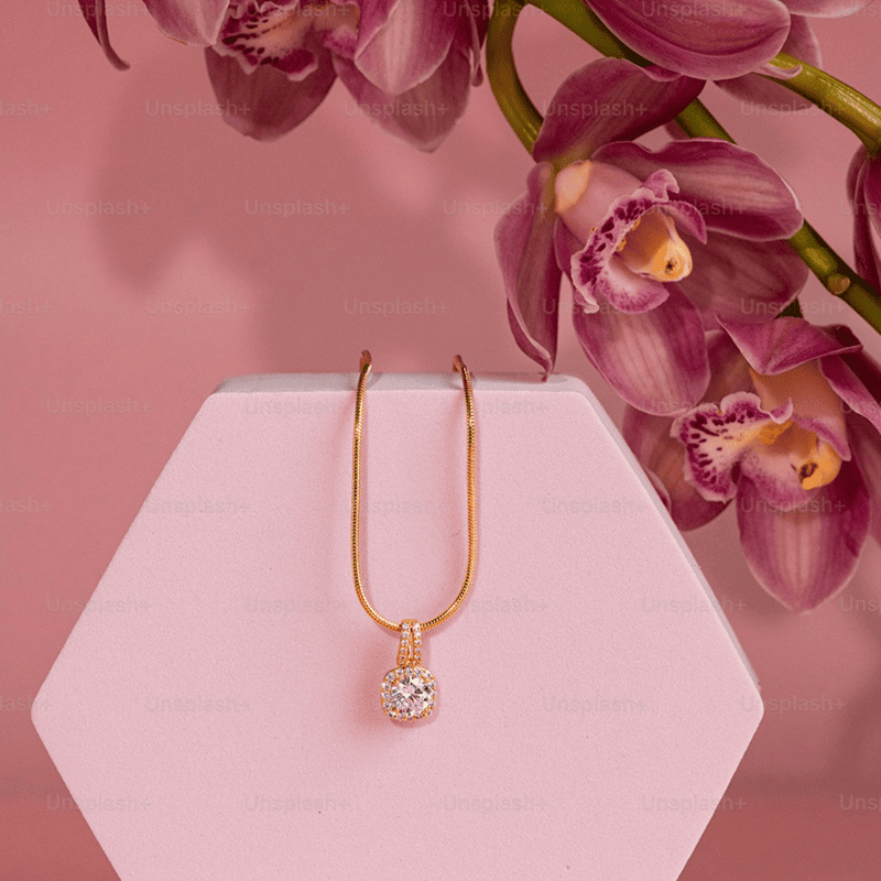 Rose Gold Choker Necklace with Emerald Pendant