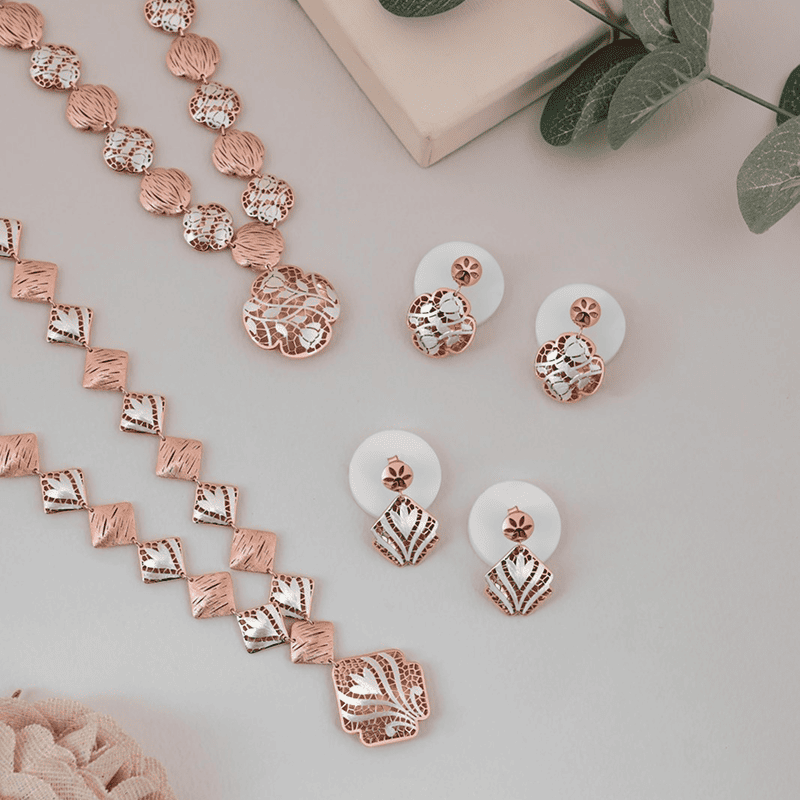 Rose Gold Choker Necklace with Emerald Pendant
