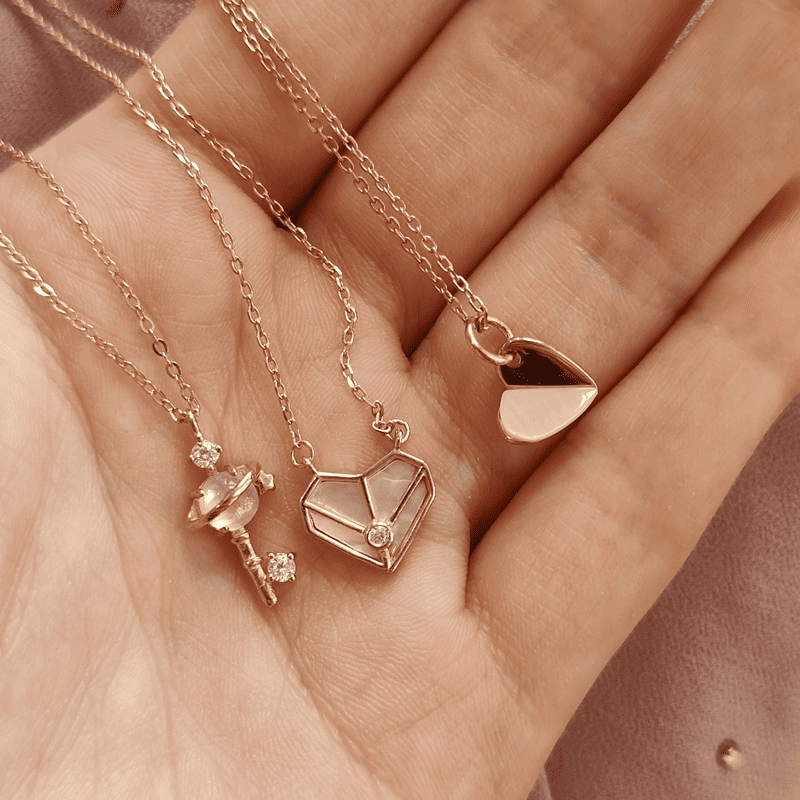 Rose Gold Choker Necklace with Emerald Pendant